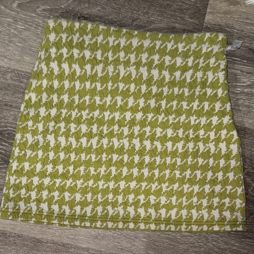 Urban Outfitters Green and White Houndstooth Pencil Skirt